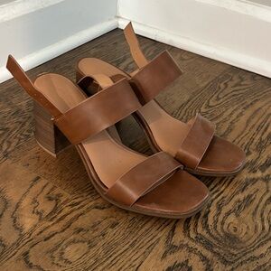 Universal Thread Tan Block Heel Sandals